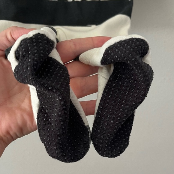 L’ovedbaby White/Black Stripped Footed Outfit Size 6-9 Months - Picture 7 of 7